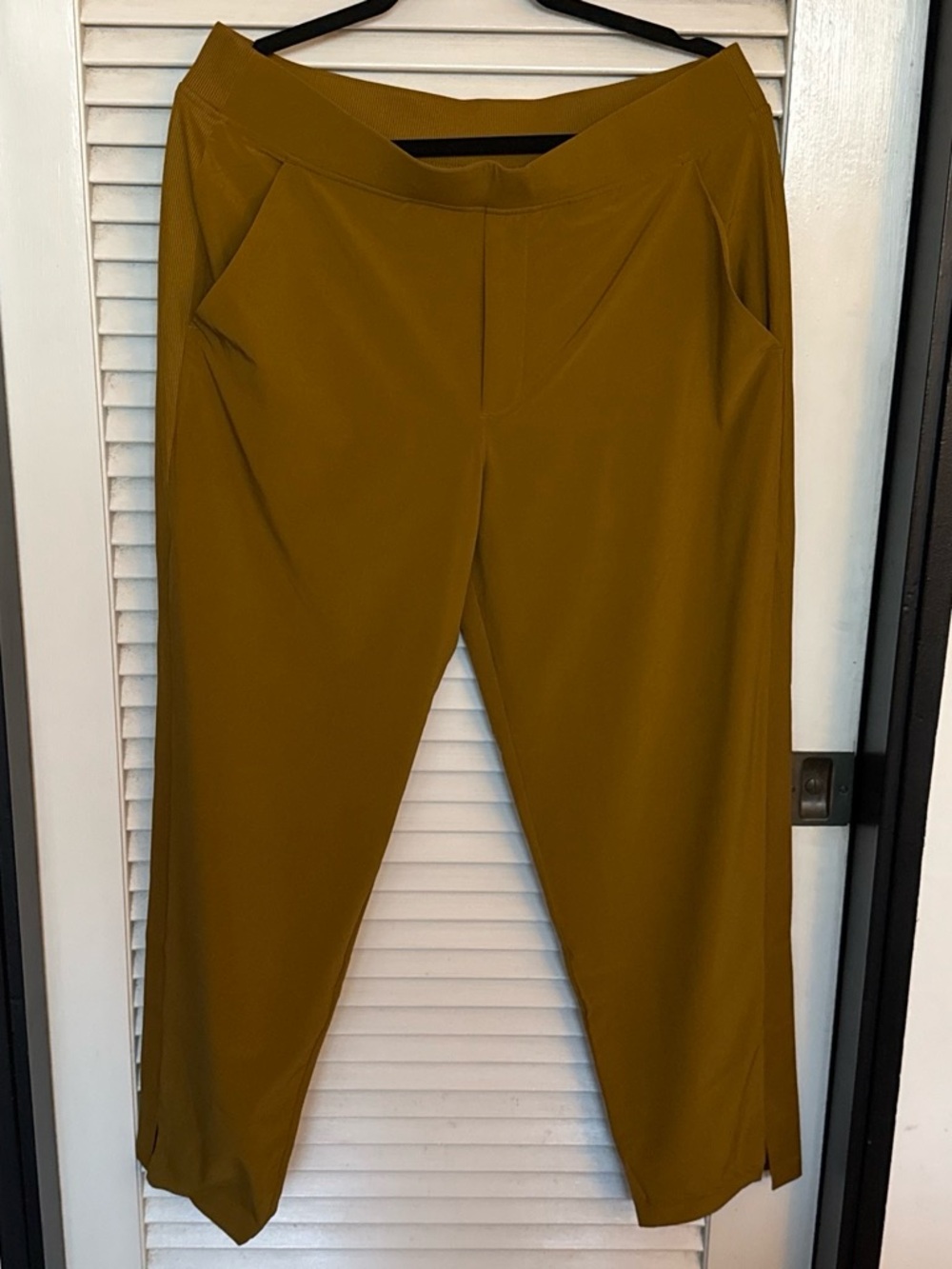 Athleta Olive-Mustard Stretch Pull On Ankle Pants
